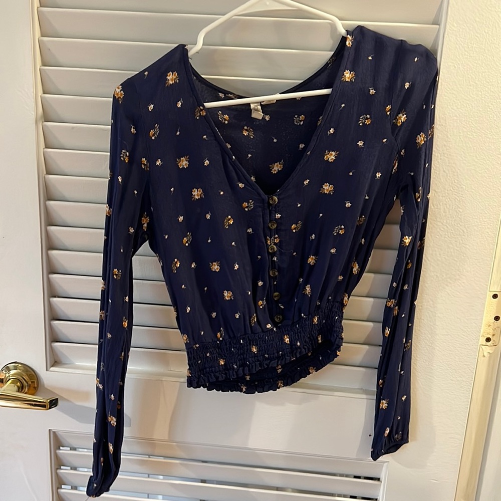 sky and sparrow flowy shirt